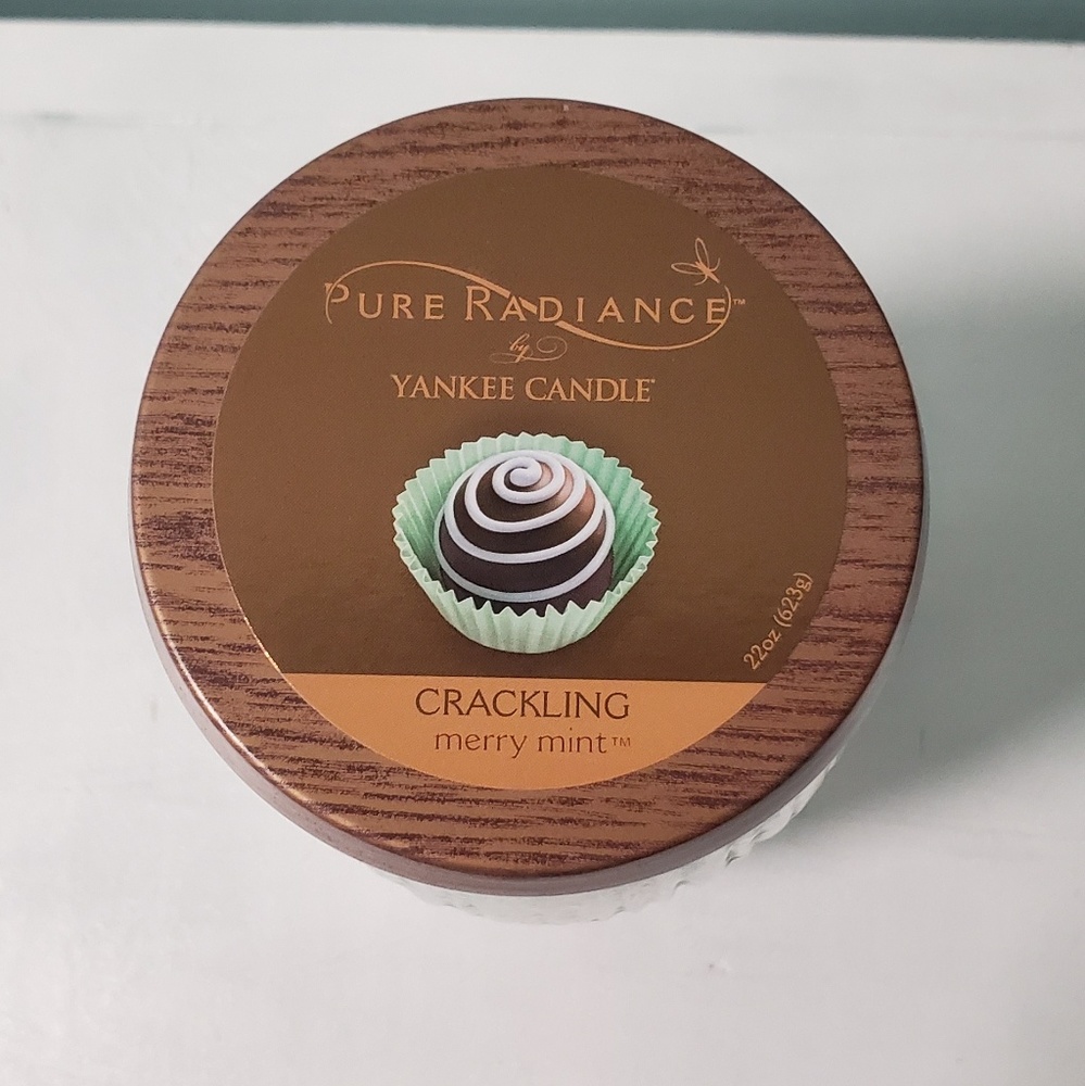 Yankee Candle Pure Radiance merry mint candle